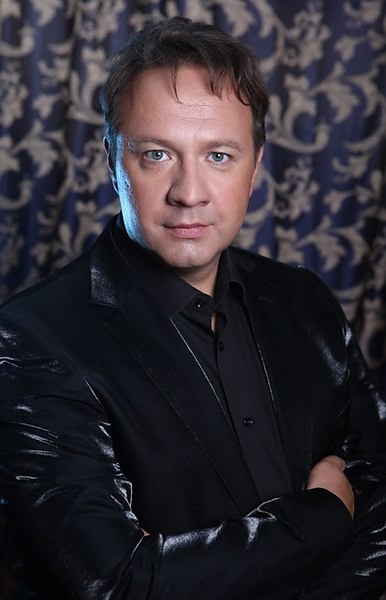 Выдающийся тенор страны Александр Захаров выступит  в сопровождении Русского оркестра